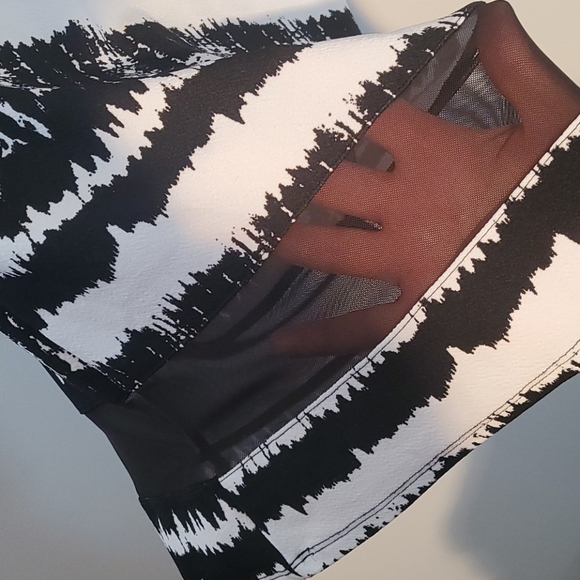 Womens Dresa - Picture 3 of 4